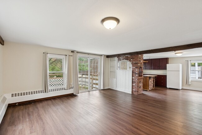 Building Photo - 84 Pine Hill Rd N