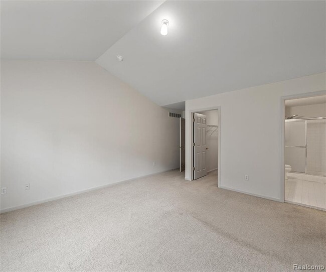 Building Photo - 5864 Willow Ridge Dr