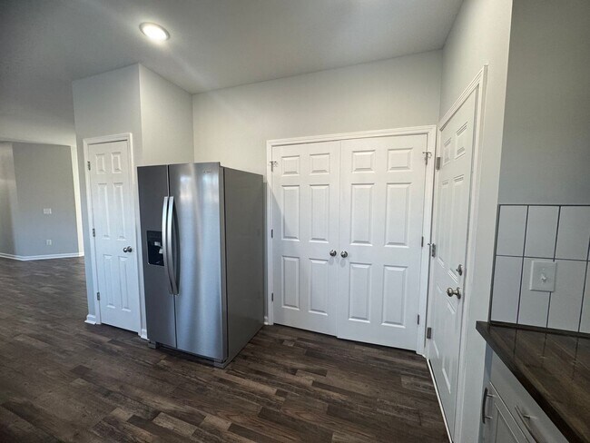 Building Photo - Welcome Home!!!