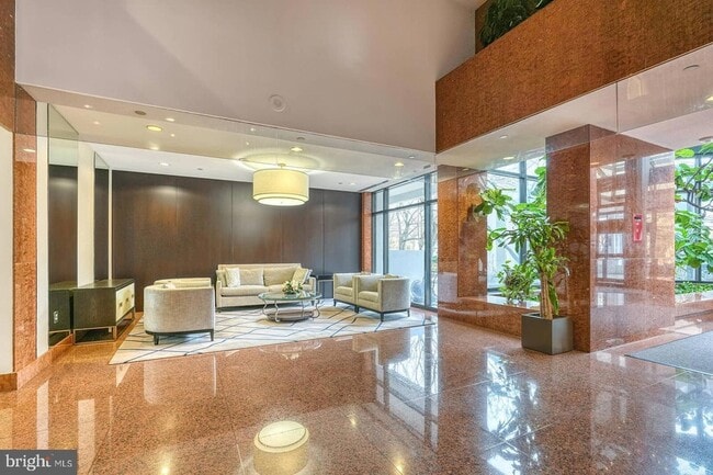 Building Photo - 1530 Key Blvd