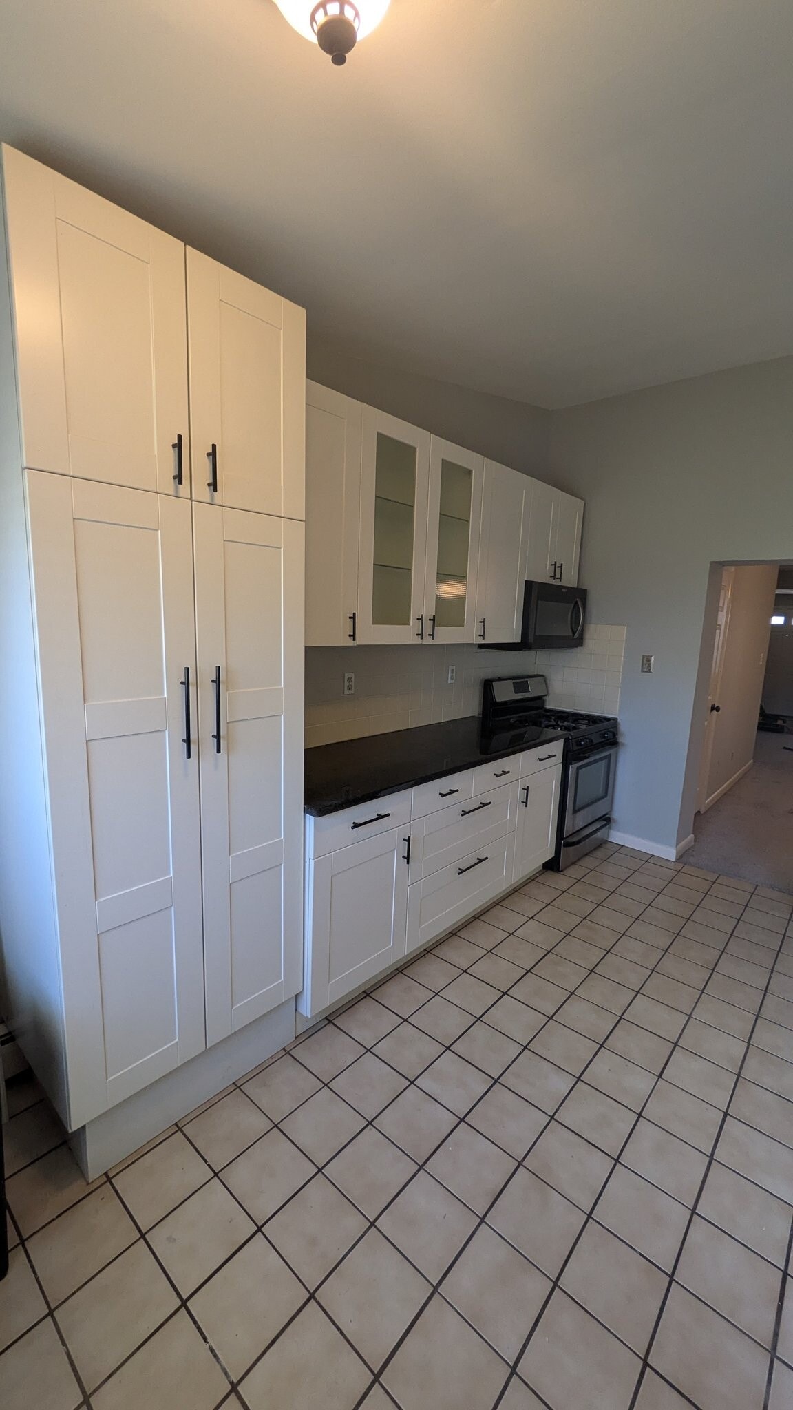 Building Photo - 624 E Hector St