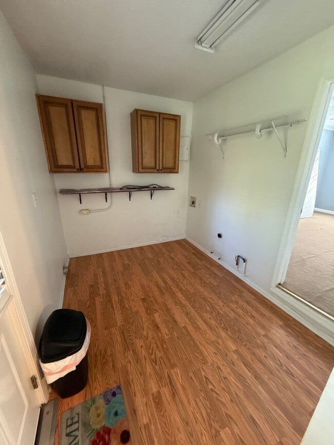 Building Photo - Updated Brick Ranch