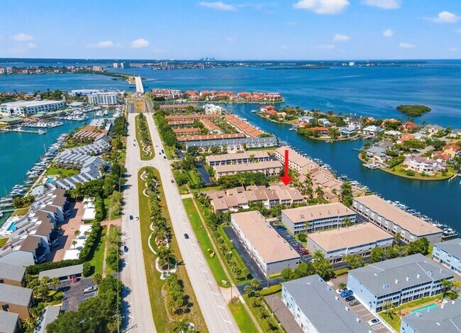 Building Photo - 487 Pinellas Bayway S