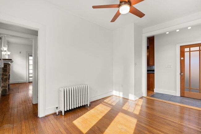 Building Photo - 3 Bed 2.5 Bath - Takoma Park Craftsman - Spacious Rear Deck