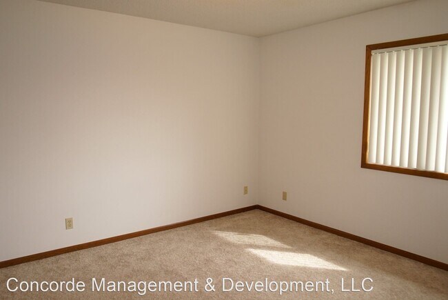 Building Photo - 945 D St