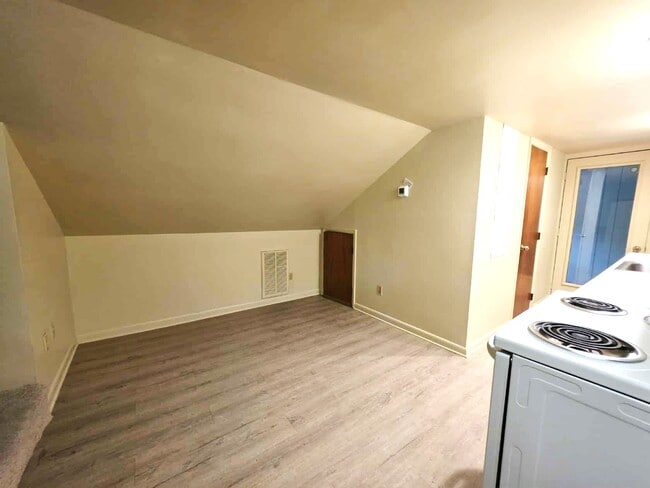 Building Photo - 7535 Carmen Ct