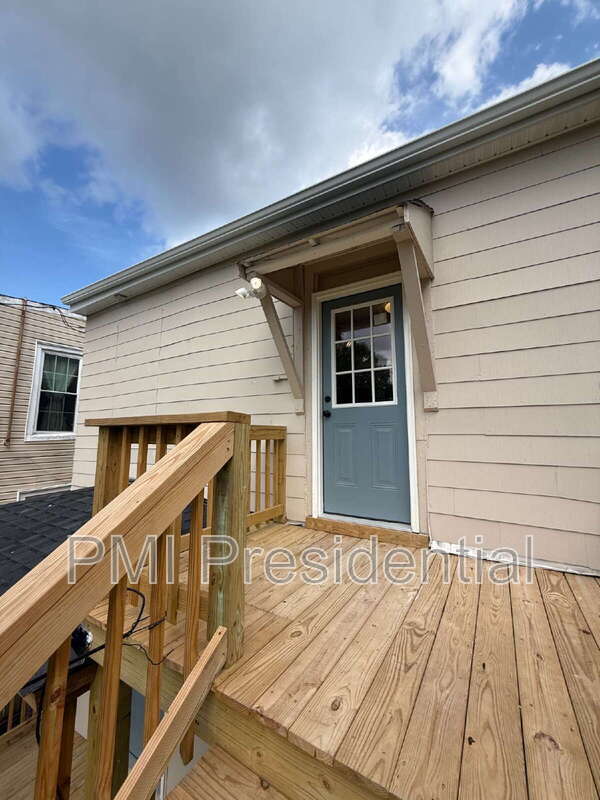 Building Photo - 1812 3rd Ave