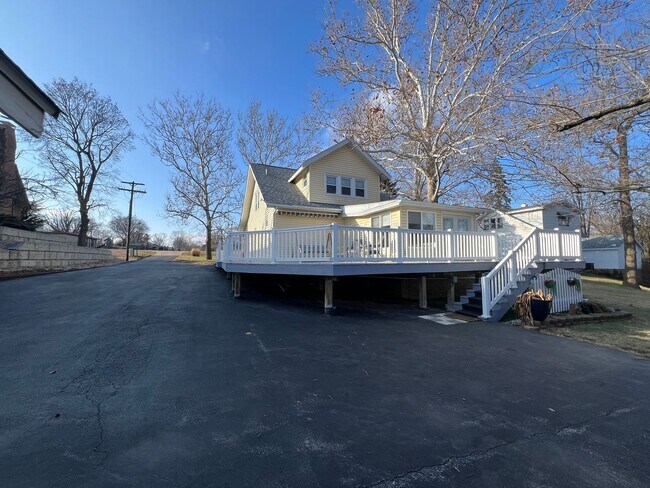 Building Photo - 3 Bedroom/2.5 Bathroom Home in Peoria for Lease