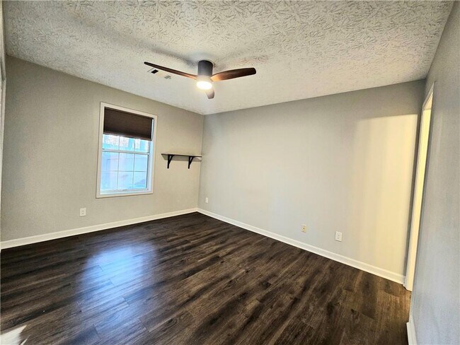 Building Photo - 2734 Highland Ridge NW