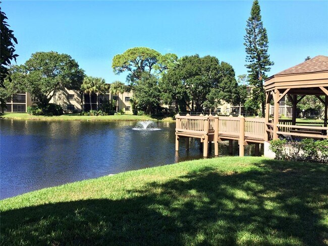 Building Photo - 315 30th Ave W