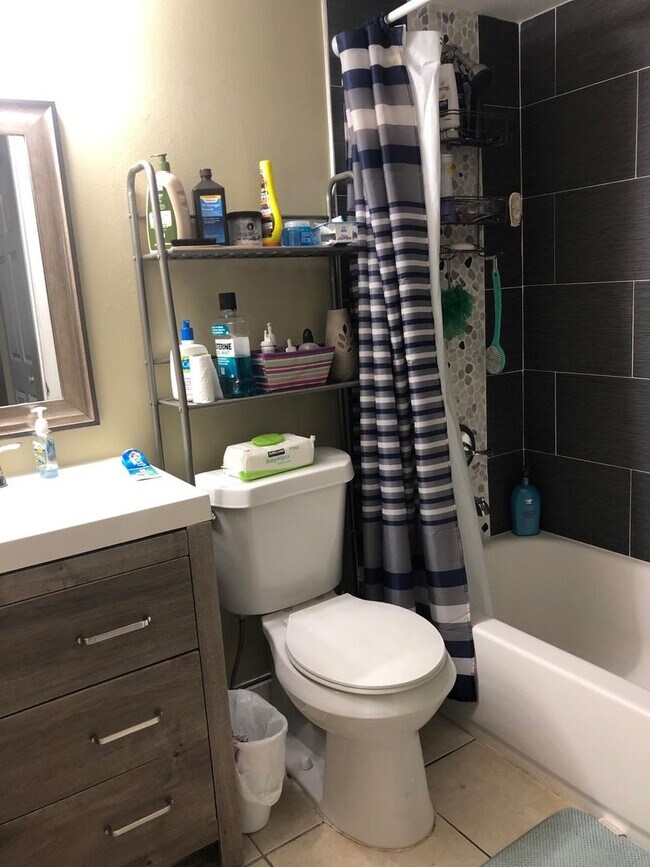 Building Photo - 2Bed / 2 Bath