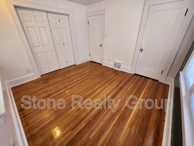 Building Photo - 127 Monterey Ave