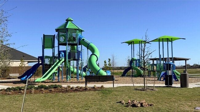 Building Photo - 31111 Riley Hts Dr