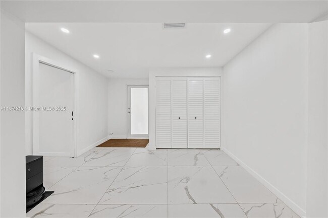 Building Photo - 11725 SW 81st Rd