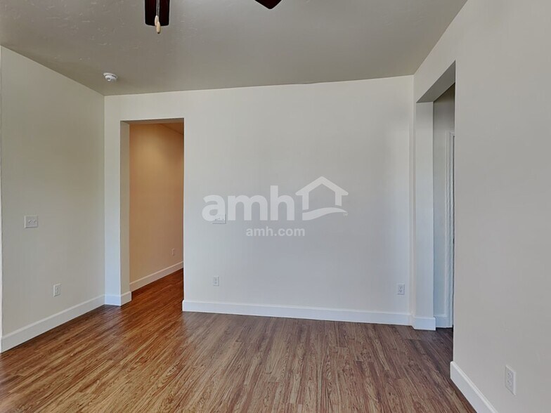 Building Photo - 3492 S Bartlett Ave