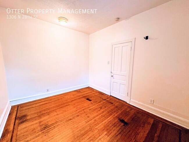 Building Photo - 1306 N 28th St