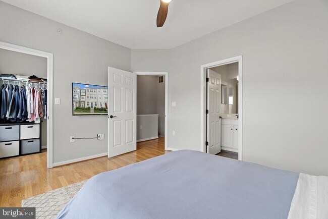 Building Photo - 21796 Kelsey Square