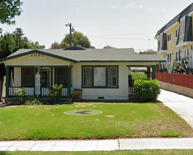 Building Photo - 2414 Birch St