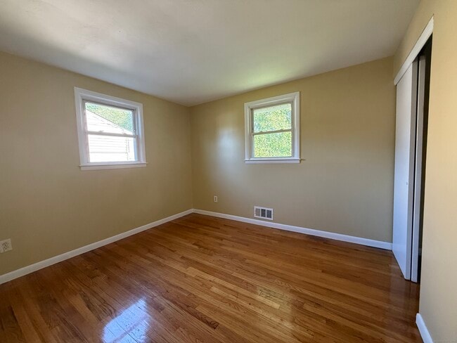Building Photo - 47 Beechwood Rd