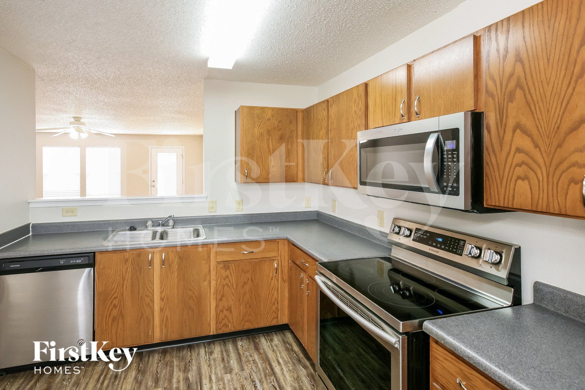 Building Photo - 915 Streamside Dr