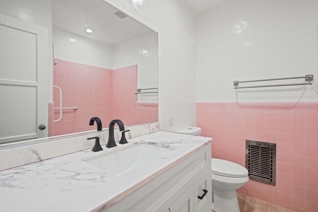 Building Photo - 13218 Lake St