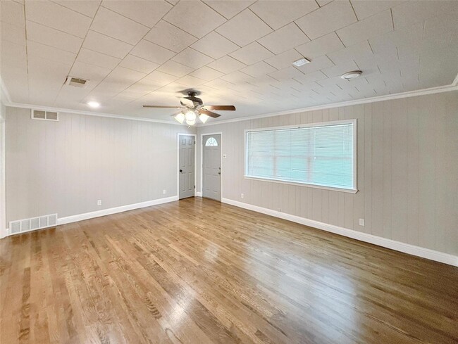 Building Photo - 9580 Dogwood St