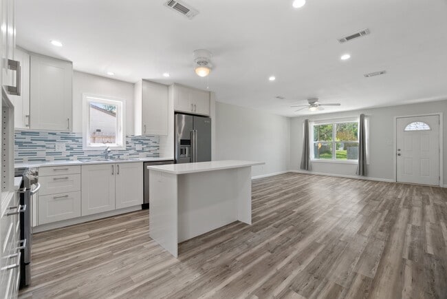 Building Photo - 2884 Bamberg Pl