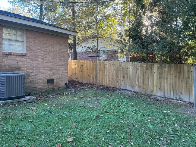 Building Photo - Spacious Home with Modern Comfort in 29223