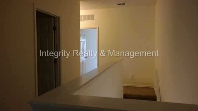 Building Photo - 3-bedroom townhome in Jacksonville