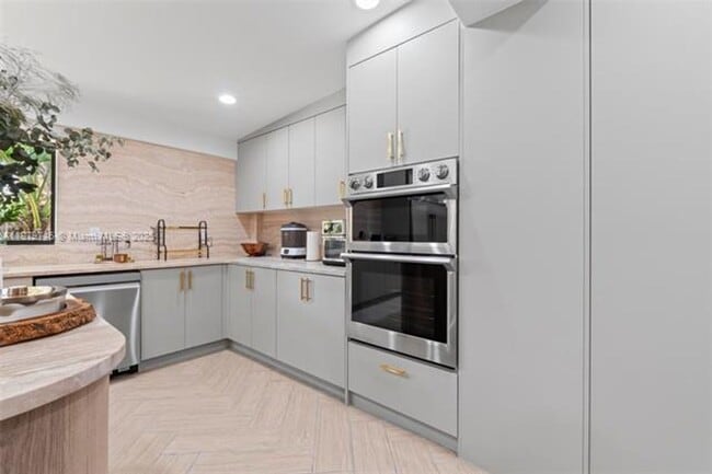 Building Photo - 15202 SW 80th Ave