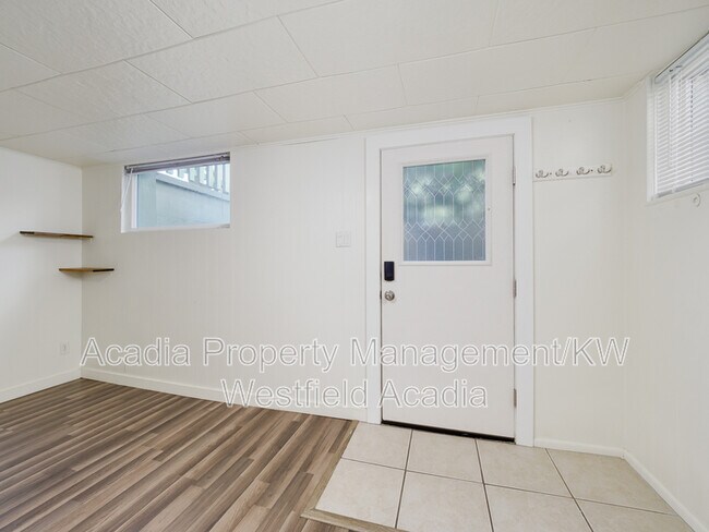 Building Photo - 1067 S 400 E