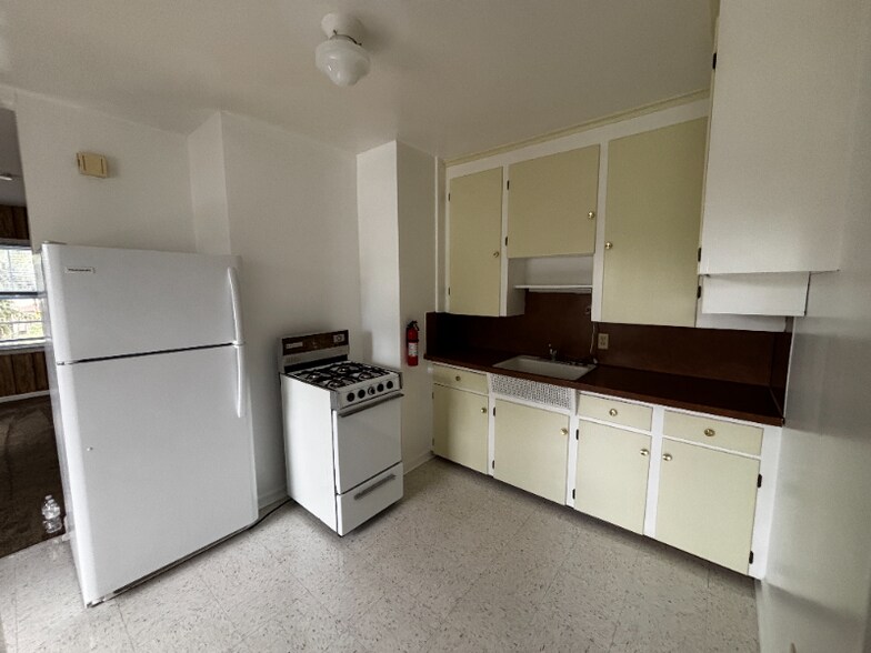 Building Photo - 142 N Riverview Dr