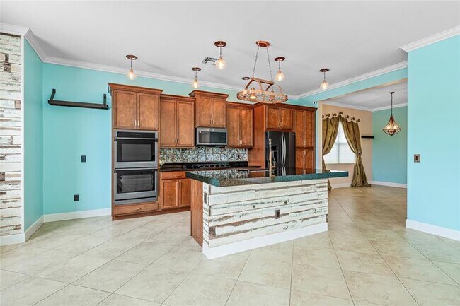 Building Photo - 15938 Rain Lilly Way