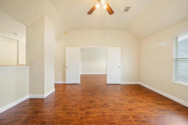 Building Photo - 11134 Maynard Pl