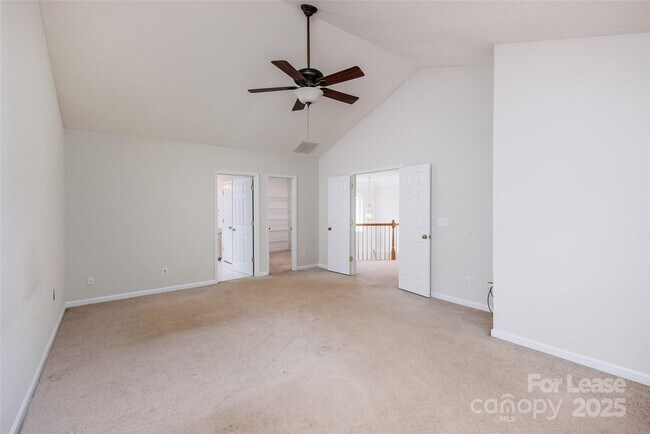 Building Photo - 16017 Woodcote Dr