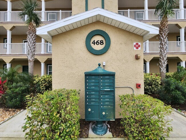 Building Photo - Beautiful 2/2 Bouchelle Condo with private garage