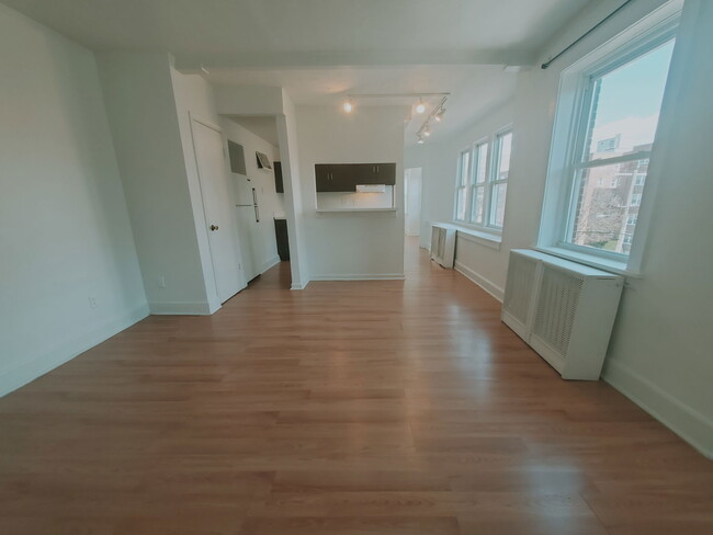 Building Photo - 22 Glenbrook Rd