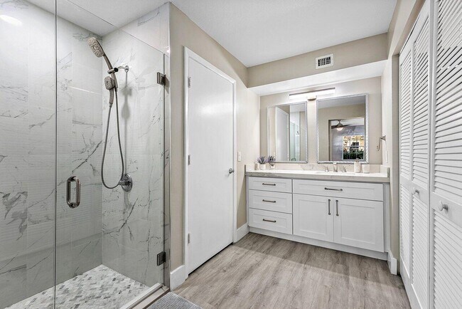 Building Photo - 5292 Buckhead Cir