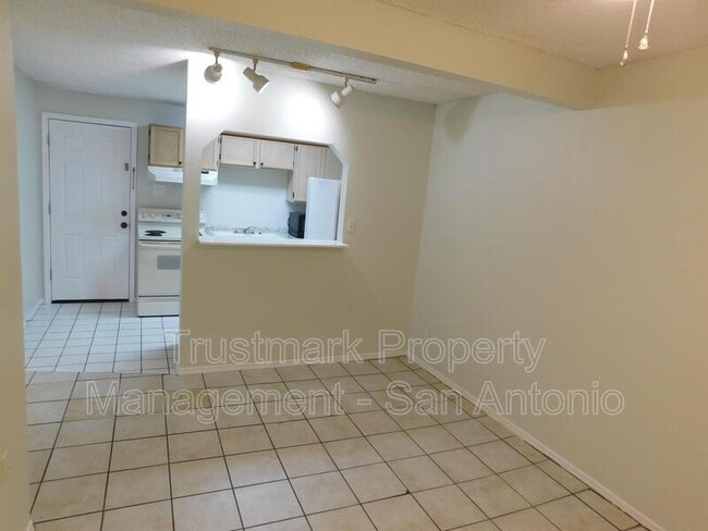 Building Photo - 801 Rittiman Rd