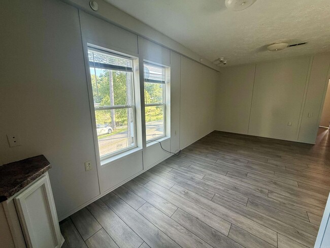 Building Photo - 100 Springwood