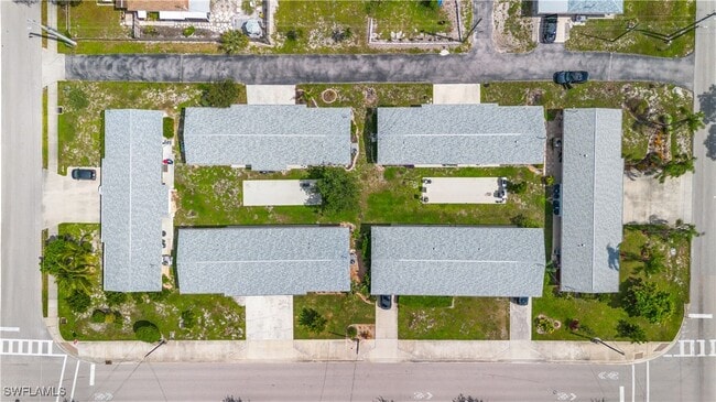 Building Photo - 27470 Village Garden Way