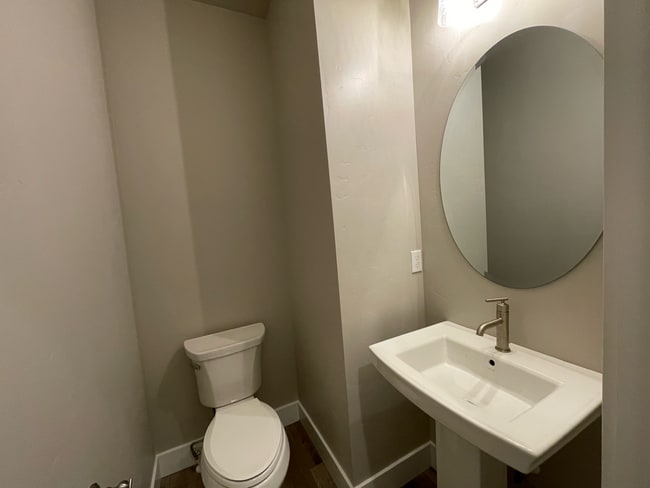 Building Photo - 2171 E Hidcote St