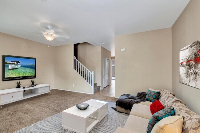 Building Photo - 4058 E Carla Vista Dr