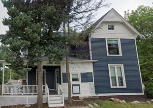 Building Photo - 1512 Main St