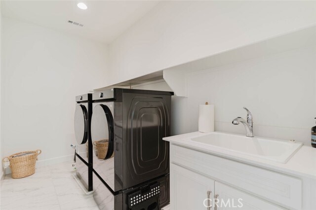 Building Photo - 11716 Canoga Ave