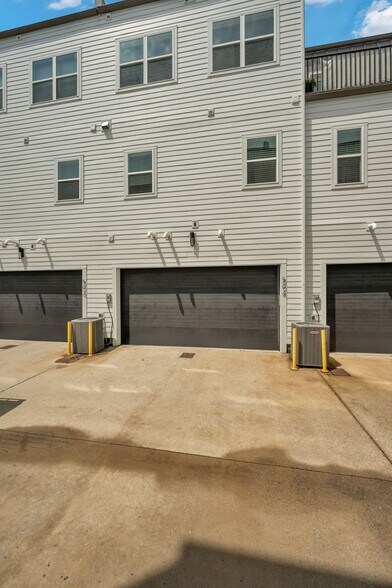 Building Photo - 504 Vernon Cir