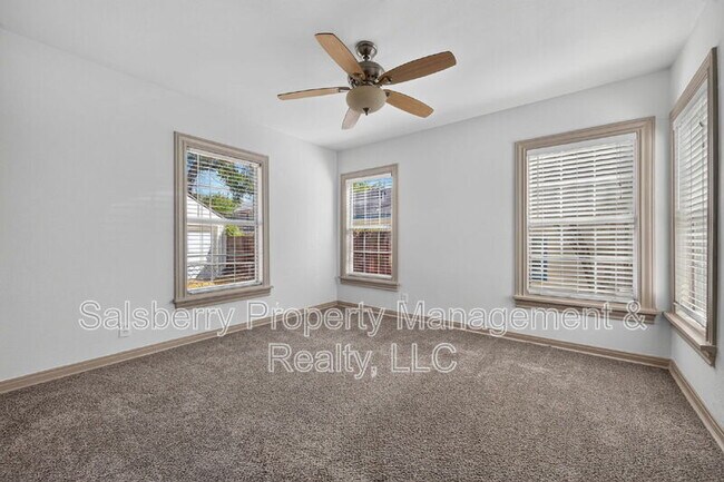 Building Photo - 3824 Collinwood Ave