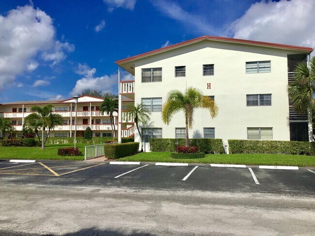 Building Photo - 336 Brighton H