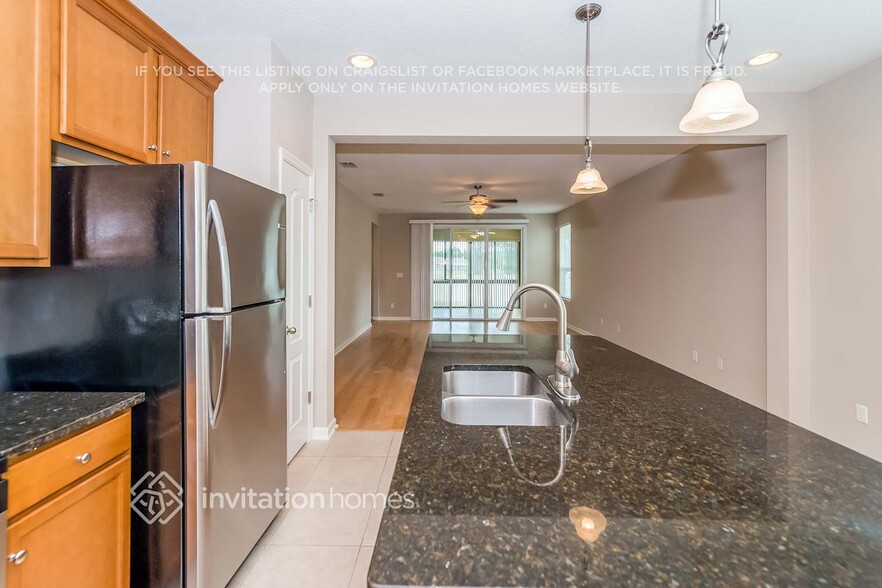 Building Photo - 684 Briar View Dr