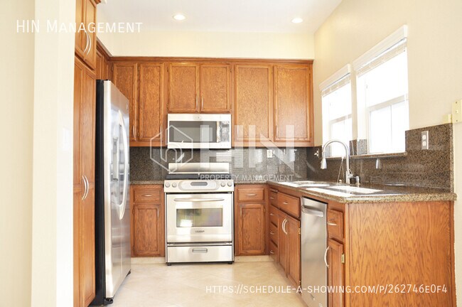 Building Photo - 3599 Gilman Common